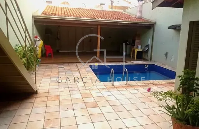 Casa, 3 quartos, 218 m² - Foto 1