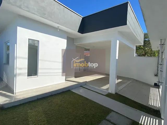 Casa com 300m² 3 quartos e 3 banheiros, à venda, no bairro Jardim do Sol em Caraguatatuba