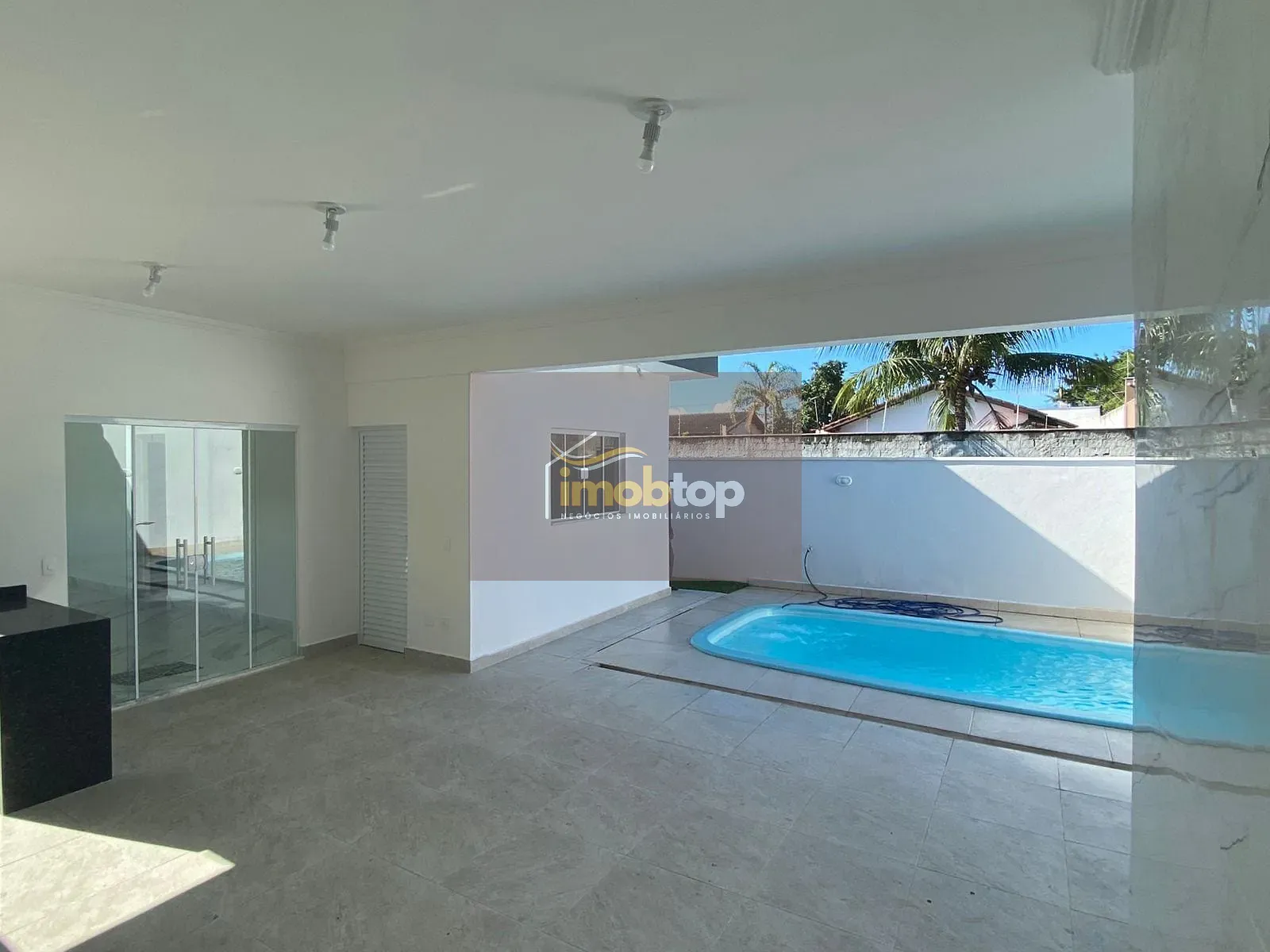 Casa, 3 quartos, 180 m² - Foto 1
