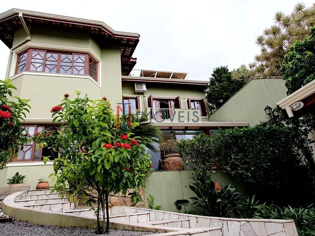Casa com 480m², à venda, no bairro Vila Petrópolis em Atibaia