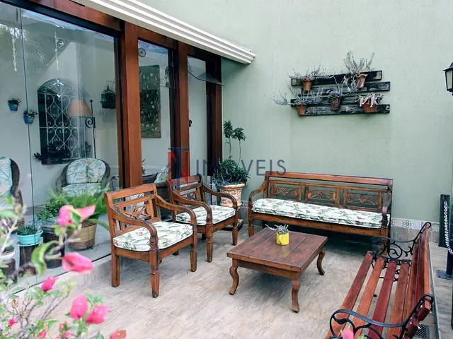 Casa com 480m², à venda, no bairro Vila Petrópolis em Atibaia