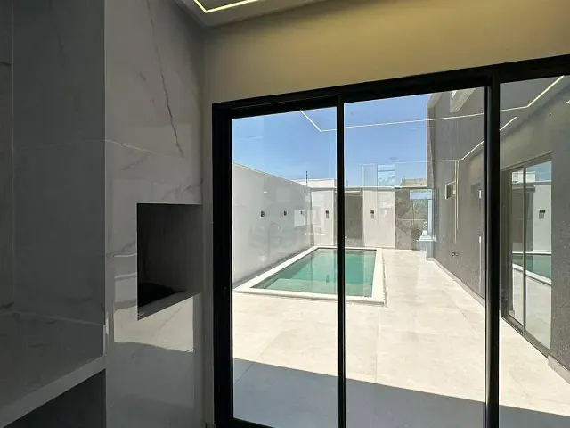 Casa 3 quartos e 2 banheiros, à venda, no bairro Oliveira Brito em Paulo Afonso