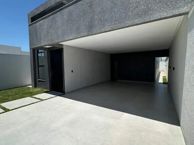 Casa 3 quartos e 2 banheiros, à venda, no bairro Oliveira Brito em Paulo Afonso