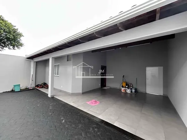 Casa 3 quartos e 4 banheiros, à venda, no bairro Santa Rosa em Uberlândia