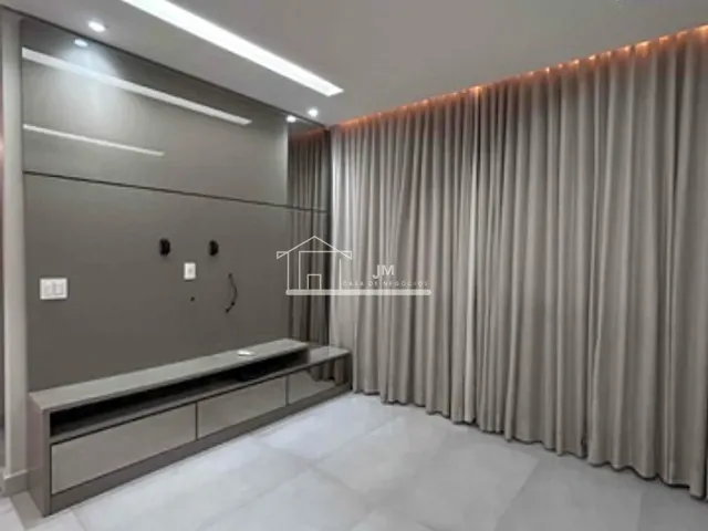 Casa 3 quartos e 4 banheiros, à venda, no bairro Santa Rosa em Uberlândia