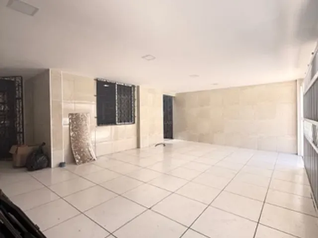 Casa com 300m² 4 quartos e 2 banheiros, à venda, no bairro Álvaro Weyne em Fortaleza