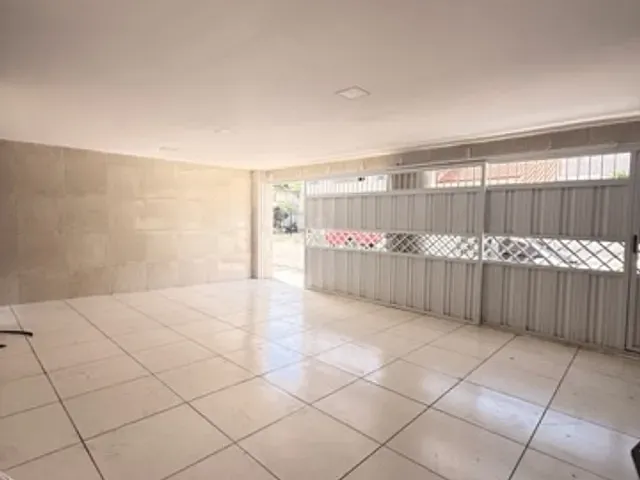 Casa com 300m² 4 quartos e 2 banheiros, à venda, no bairro Álvaro Weyne em Fortaleza