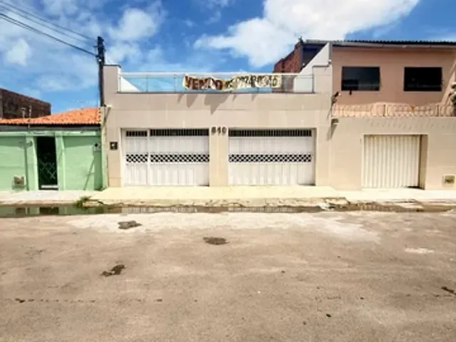 Casa com 300m² 4 quartos e 2 banheiros, à venda, no bairro Álvaro Weyne em Fortaleza