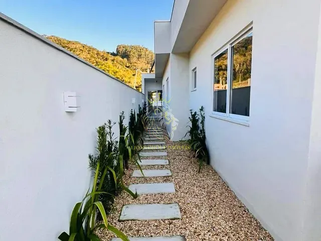 Casa com 150m² 3 quartos e 2 banheiros, à venda, no bairro Rio Pequeno em Camboriú