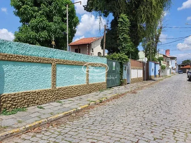 Casa com 2000m², à venda, no bairro Manejo em Resende
