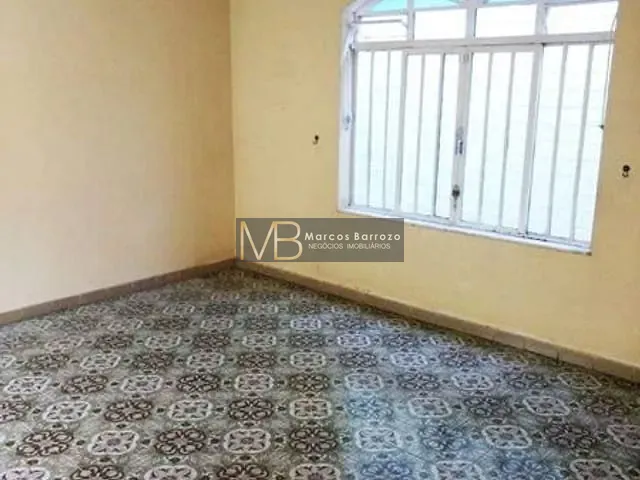 Casa com 250m² 4 quartos e 2 banheiros, à venda, no bairro Jardim Lilian em Londrina
