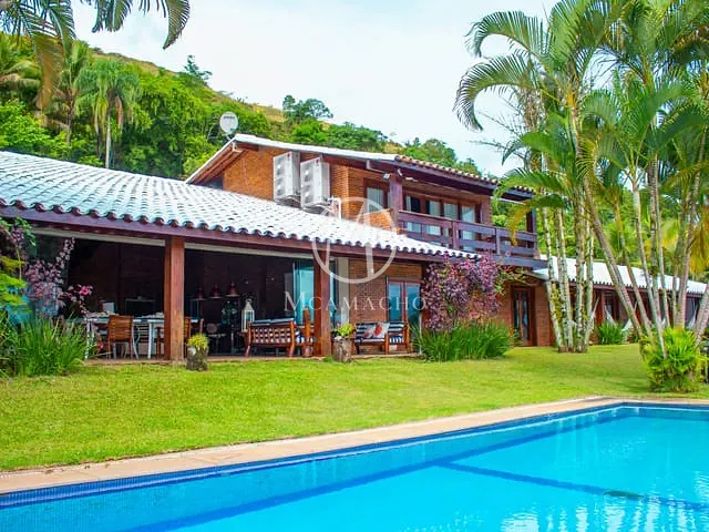 Casa com 25000m² 8 quartos e 10 banheiros, à venda, no bairro Ponta do Sapê (Cunhambebe) em Angra dos Reis