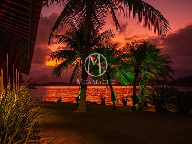 Casa com 25000m² 8 quartos e 10 banheiros, à venda, no bairro Ponta do Sapê (Cunhambebe) em Angra dos Reis