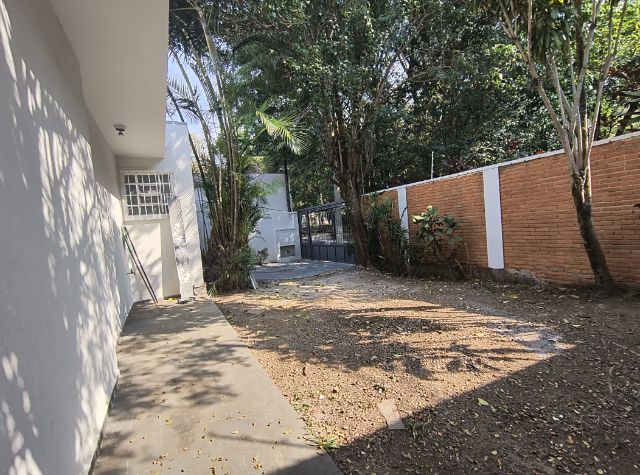 Foto do Casa - Casa térrea no Morumbi, com 3 quartos sendo 1 suíte, 4 vagas de garagem ao lado do Estádio do Morumbi. | MDG IMÓVEIS