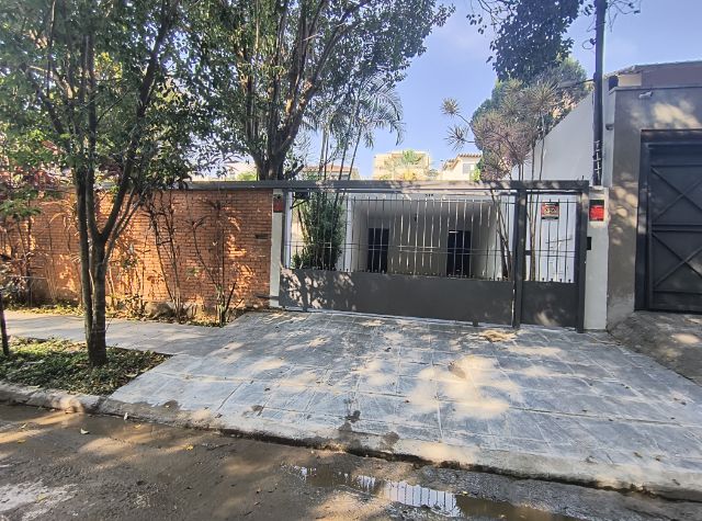 Foto do Casa - Casa térrea no Morumbi, com 3 quartos sendo 1 suíte, 4 vagas de garagem ao lado do Estádio do Morumbi. | MDG IMÓVEIS