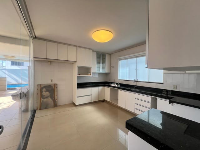 Casa com 300m² 6 quartos e 5 banheiros, para alugar, no bairro Cidade Vera Cruz em Aparecida de Goiânia