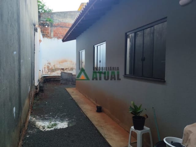 Casa com 150m² 3 quartos e 2 banheiros, à venda, no bairro Indusville em Londrina