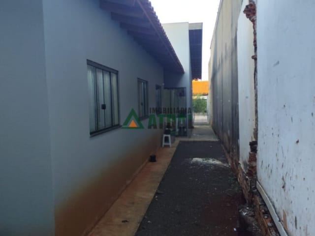 Casa com 150m² 3 quartos e 2 banheiros, à venda, no bairro Indusville em Londrina