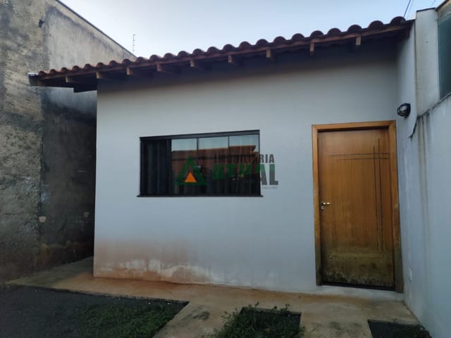 Casa com 150m² 3 quartos e 2 banheiros, à venda, no bairro Indusville em Londrina