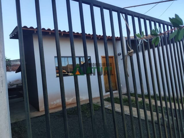 Casa com 150m² 3 quartos e 2 banheiros, à venda, no bairro Indusville em Londrina