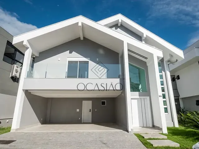 Casa com 450m² 5 quartos e 6 banheiros, à venda, no bairro Ariribá em Balneário Camboriú