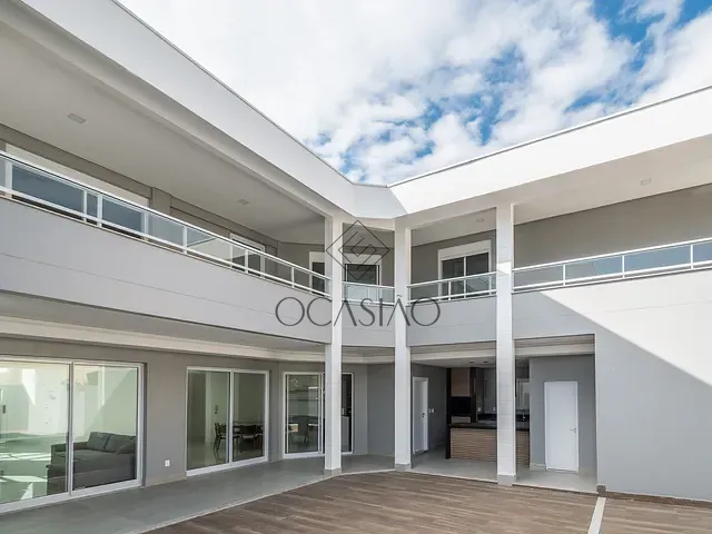 Casa com 450m² 5 quartos e 6 banheiros, à venda, no bairro Ariribá em Balneário Camboriú