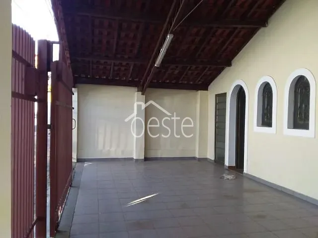 Casa com 250m² 4 quartos e 3 banheiros, à venda, no bairro Jardim Laudissi em Santa Bárbara D'Oeste