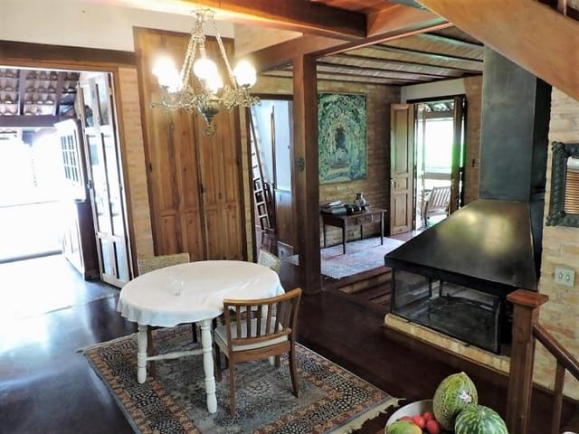 Casa com 3316m² 3 quartos e 5 banheiros, à venda, no bairro Chácara Santa Lúcia dos Ypes em Carapicuíba