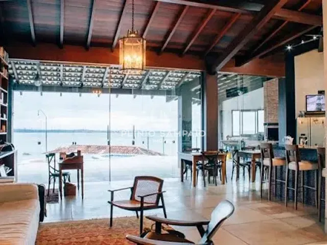 Casa com 421m² 4 quartos e 4 banheiros, à venda, no bairro Praia da Costa em Vila Velha