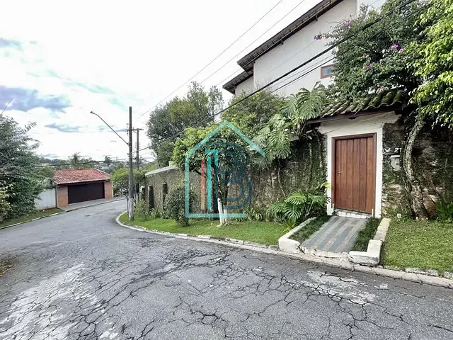 Casa com 479m² 4 quartos e 3 banheiros, à venda, no bairro Chácara dos Junqueiras em Carapicuíba