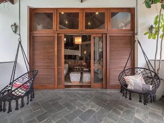 Casa com 2000m² 4 quartos e 6 banheiros, à venda, no bairro Chácara Santa Lúcia dos Ypes em Carapicuíba