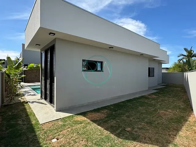 Casa com 692m² 4 quartos e 6 banheiros, à venda, no bairro Jardim Tarobá em Cambé
