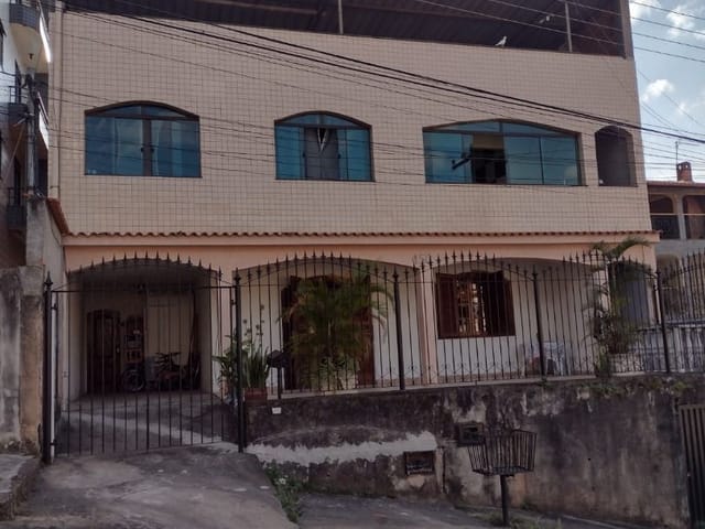 Casa com 300m² 3 quartos e 1 banheiro, à venda, no bairro Cidade do Sol em Juiz de Fora