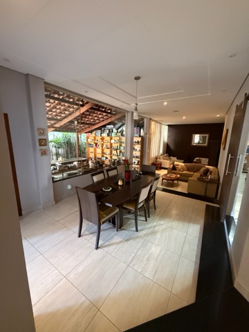 Casa 4 quartos e 2 banheiros, para alugar, no bairro Boa Esperança em Santa Luzia