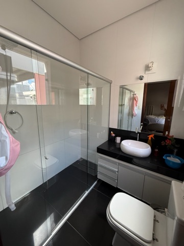 Casa 4 quartos e 2 banheiros, para alugar, no bairro Boa Esperança em Santa Luzia
