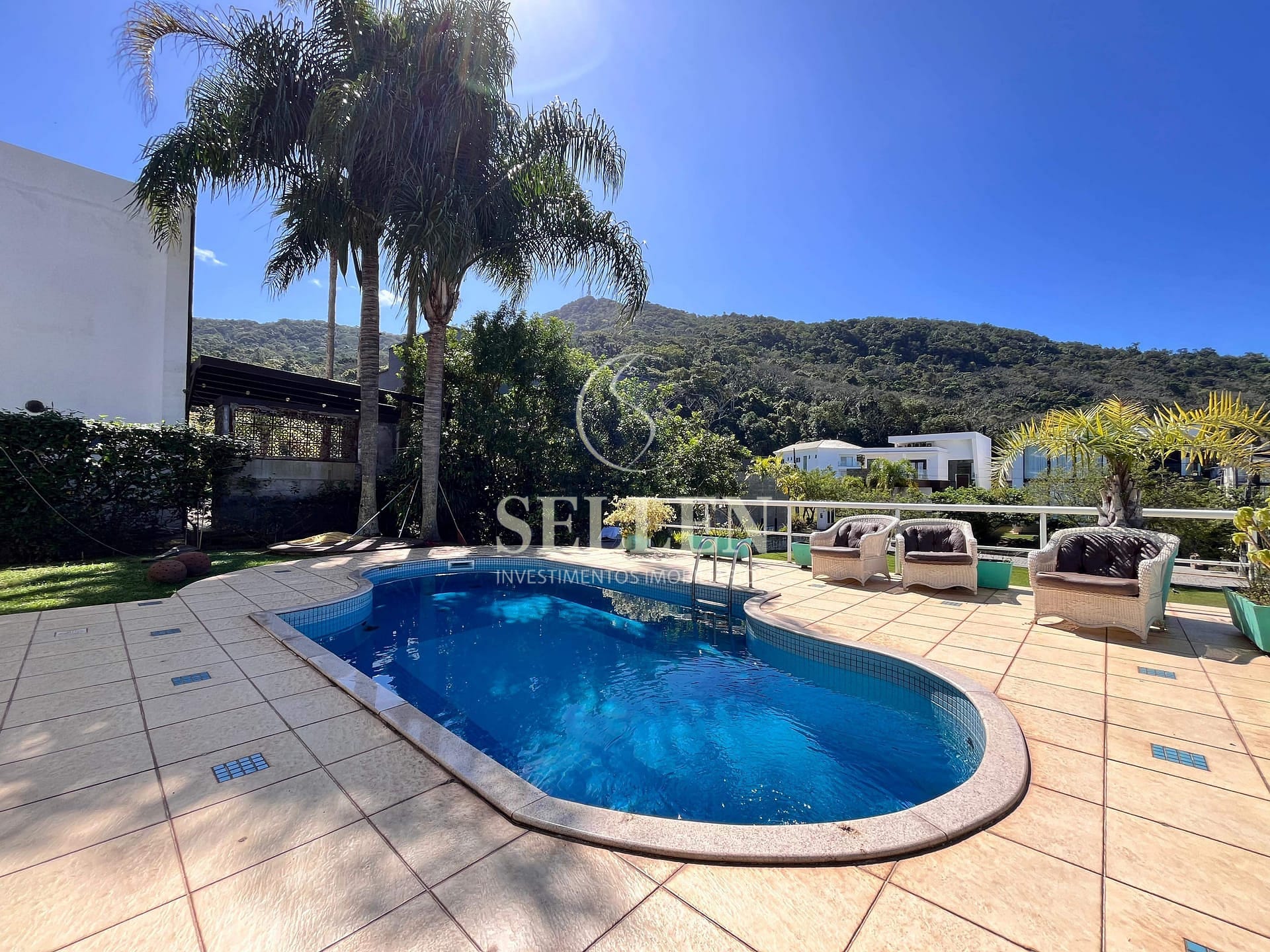 Casa à venda e aluguel com 4 quartos, 452m² - Foto 21
