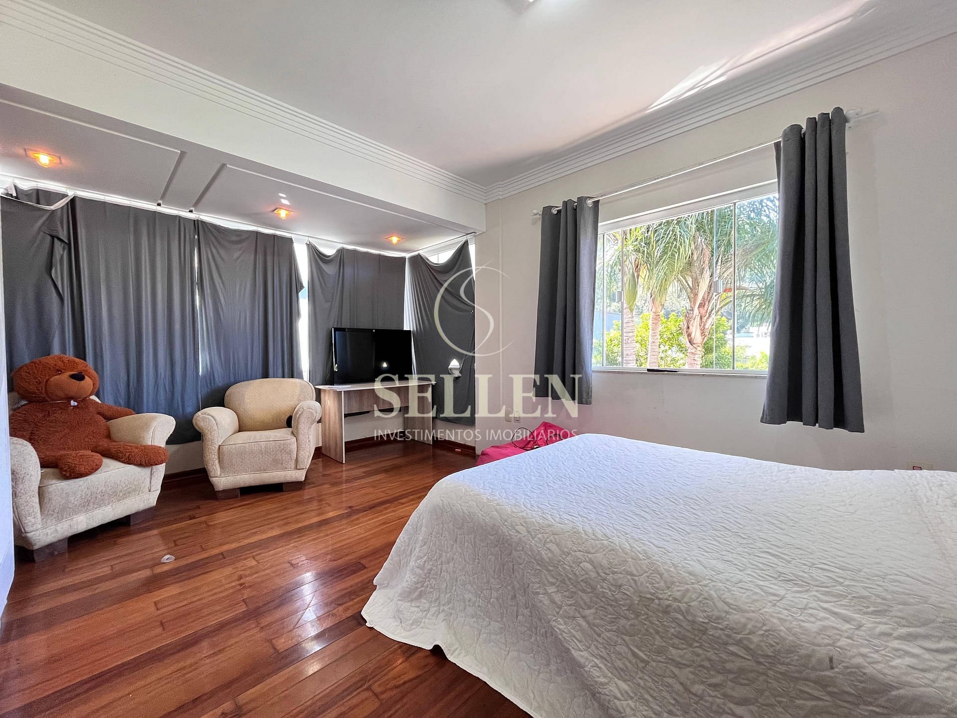 Casa à venda e aluguel com 4 quartos, 452m² - Foto 8