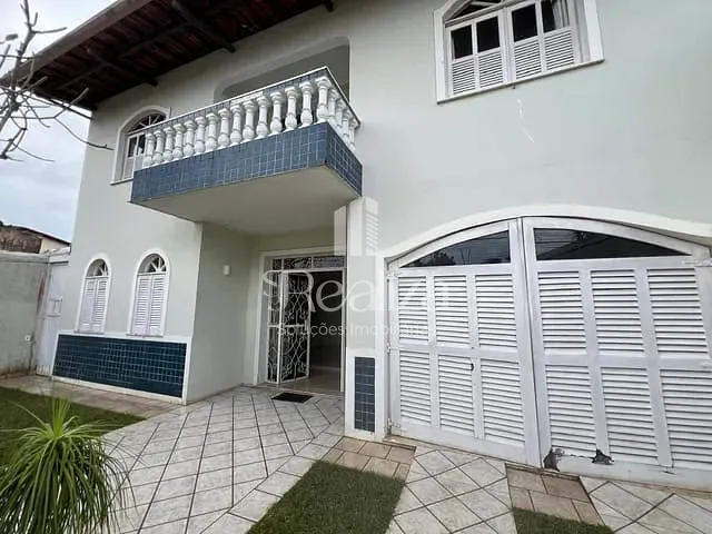 Casa com 360m² 4 quartos e 6 banheiros, à venda, no bairro Pontal em Ilhéus