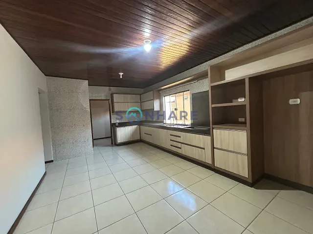 Casa 3 quartos e 2 banheiros, para alugar, no bairro Nova Tomazina em Tomazina