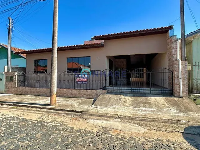 Casa 3 quartos e 2 banheiros, para alugar, no bairro Nova Tomazina em Tomazina