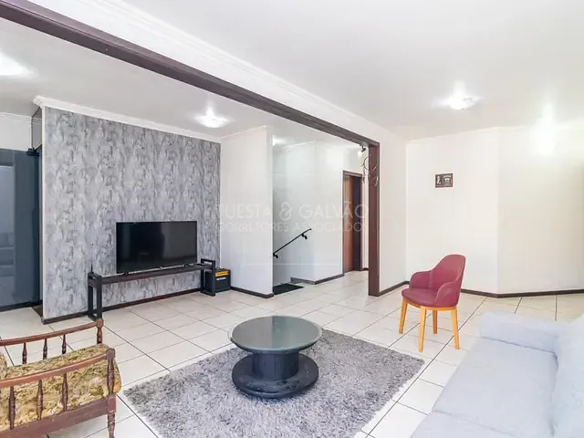 Casa com 150m² 3 quartos e 3 banheiros, à venda, no bairro Hauer em Curitiba