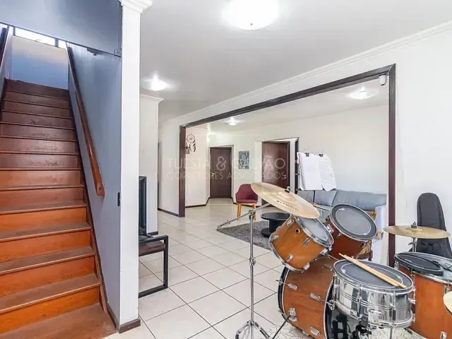 Casa com 150m² 3 quartos e 3 banheiros, à venda, no bairro Hauer em Curitiba