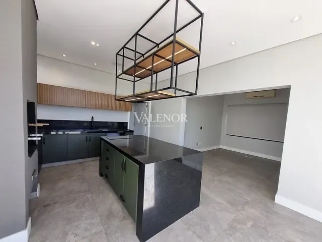 Casa 3 quartos e 5 banheiros, à venda, no bairro Engordadouro em Jundiaí