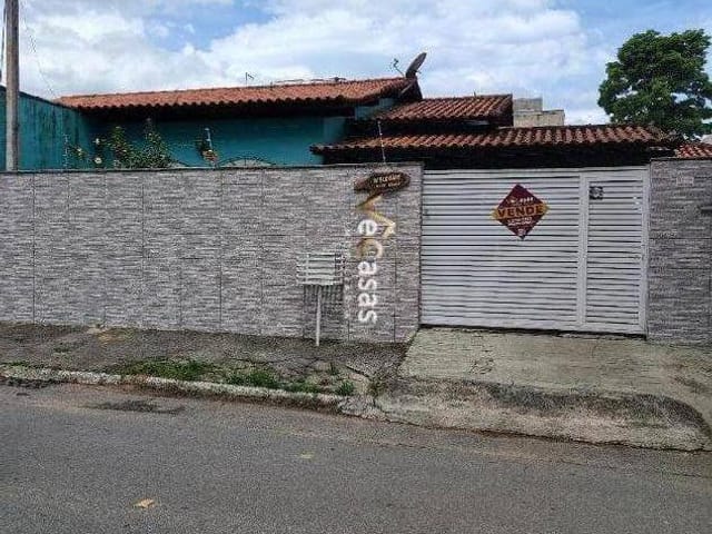 Casa com 598m² 2 quartos e 2 banheiros, à venda, no bairro Extensão do Bosque em Rio das Ostras