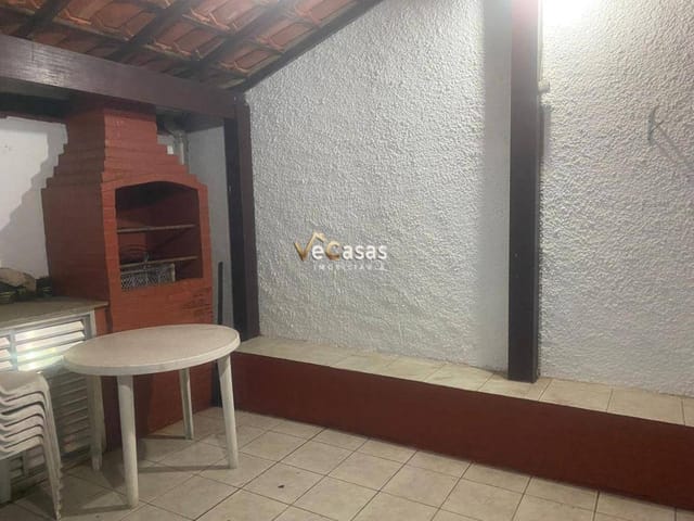 Casa com 598m² 2 quartos e 2 banheiros, à venda, no bairro Extensão do Bosque em Rio das Ostras