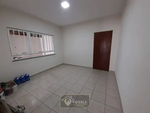 Casa 2 quartos e 3 banheiros, à venda, no bairro Centro em Jaguariúna