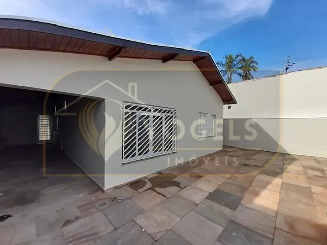 Casa 2 quartos e 3 banheiros, à venda, no bairro Centro em Jaguariúna