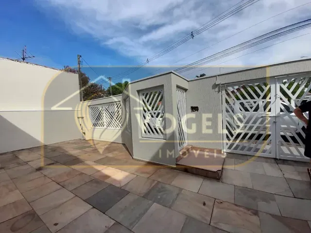 Casa 2 quartos e 3 banheiros, à venda, no bairro Centro em Jaguariúna