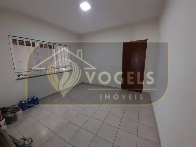 Casa 2 quartos e 3 banheiros, à venda, no bairro Centro em Jaguariúna