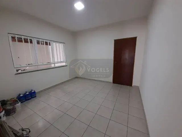 Casa 2 quartos e 3 banheiros, à venda, no bairro Centro em Jaguariúna